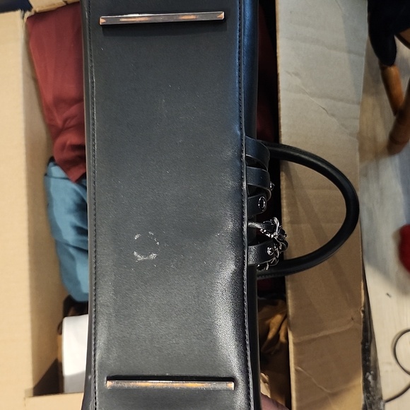 Celine Dion Elegant Black Handbag - Picture 4 of 10